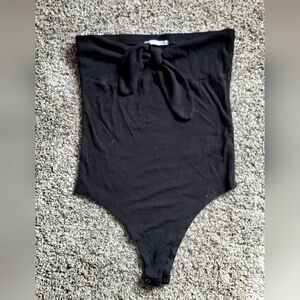 Zuiki| NWOT| Bodysuit with Tie Front